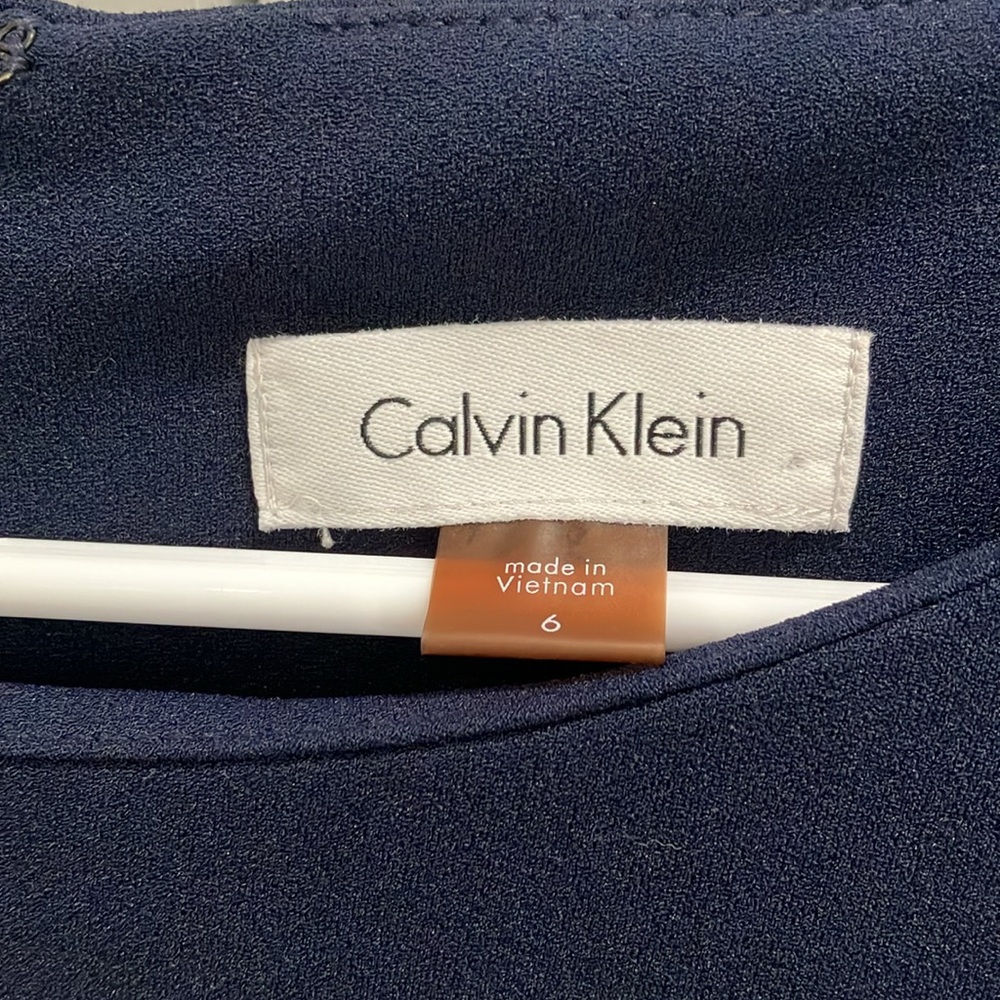 Calvin Klein Women's Solid Navy Blue Polyester Fo… - image 8